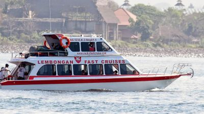 Kapal Cepat ke Nusa Lembongan